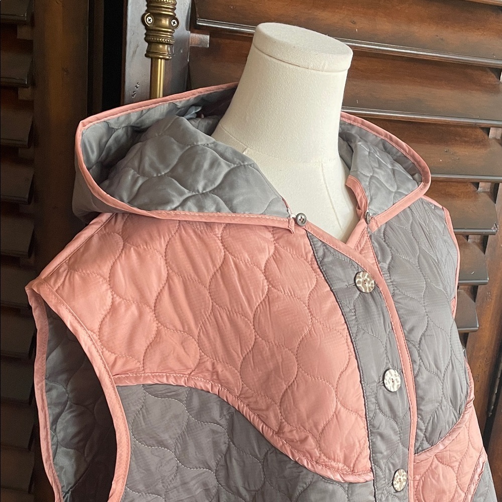 POL Salmon Pink and Gray Quilted Vest M/L Removable Hood Oversized - Picture 10 of 13